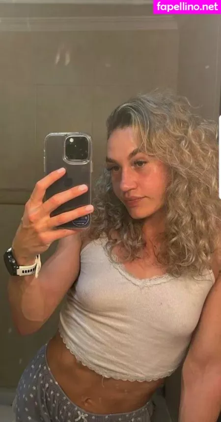 Holly Mills OnlyFans Thumbnail #UfYVH9VzLf