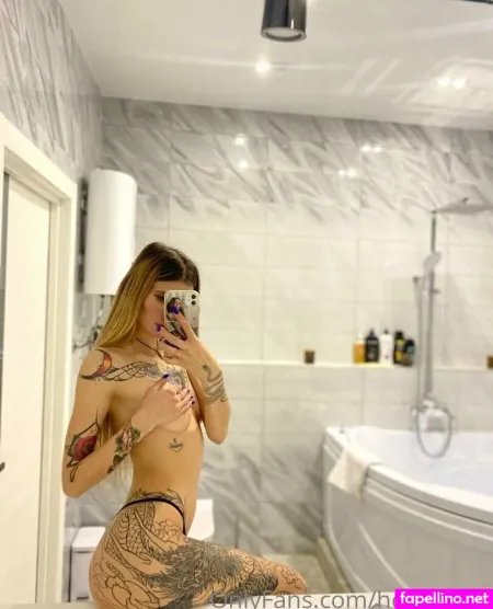 Holly Mur OnlyFans Thumbnail #G4S4S6zlLR