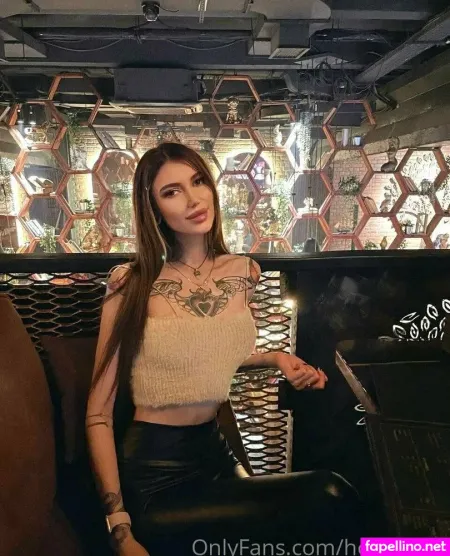 Holly Mur OnlyFans Thumbnail #KAElvzZIdu