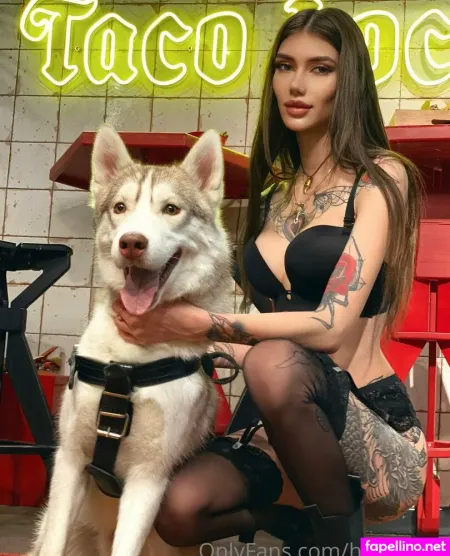 Holly Mur OnlyFans Thumbnail #S6ue0rHIXJ