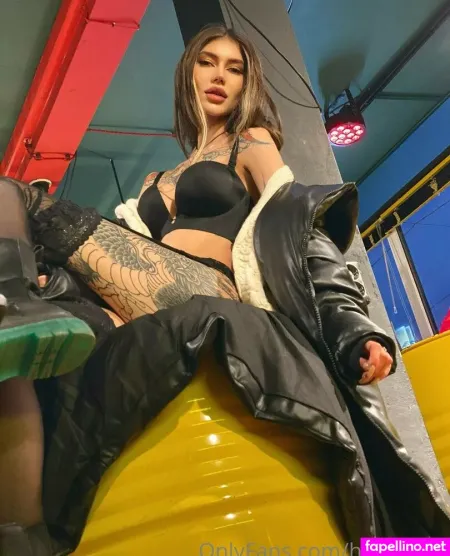 Holly Mur OnlyFans Thumbnail #Z4vKzjXKvn