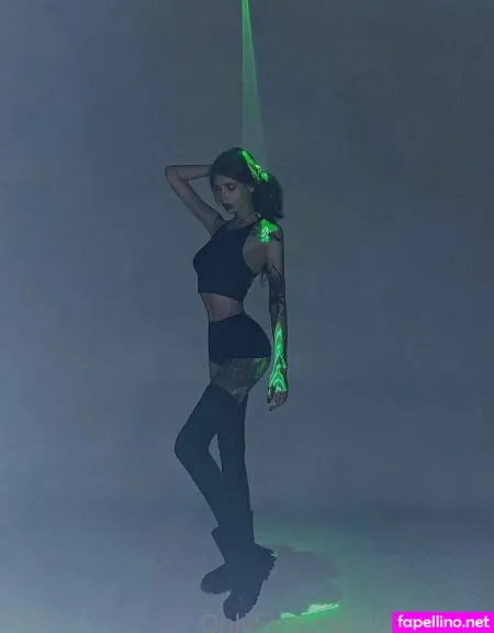 Holly Mur OnlyFans Thumbnail #nch0rtziR0