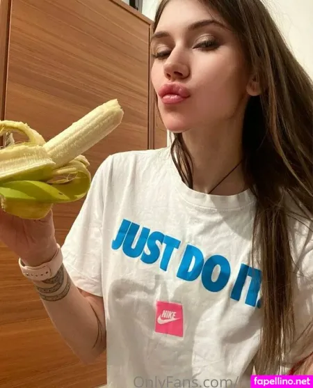 Holly Mur OnlyFans Thumbnail #od2Vacim9b