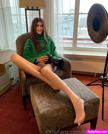 Holly Mur OnlyFans Thumbnail #wutpU5OVvH