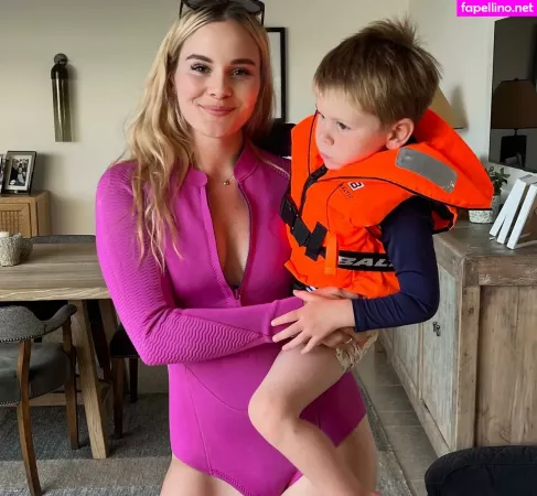 Holly Ramsay OnlyFans Thumbnail #KPZWL6jn5P