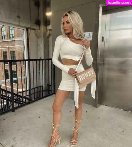 Holly Stocks OnlyFans Thumbnail #UALMlrUP1Z