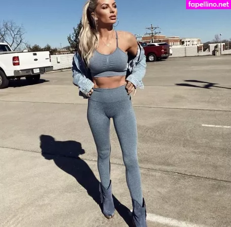 Holly Stocks OnlyFans Thumbnail #iCJ6E3mfMU