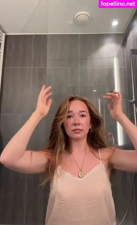 Holly Taylor OnlyFans Thumbnail #B436r9RArn
