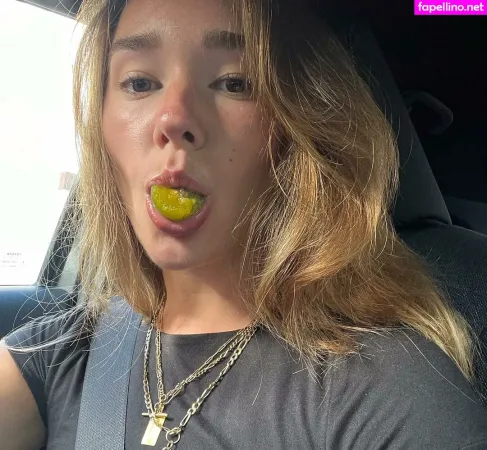 Holly Taylor OnlyFans Thumbnail #ixXipMVTCu