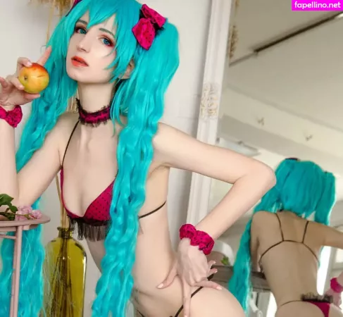 Holly White OnlyFans Thumbnail #wZYM22JF0H