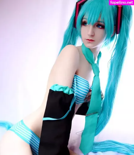 Holly White OnlyFans Thumbnail #ylXdfvmpkU