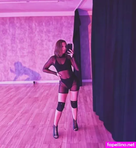 Holly Wife OnlyFans Thumbnail #RHm0JZ3LPX