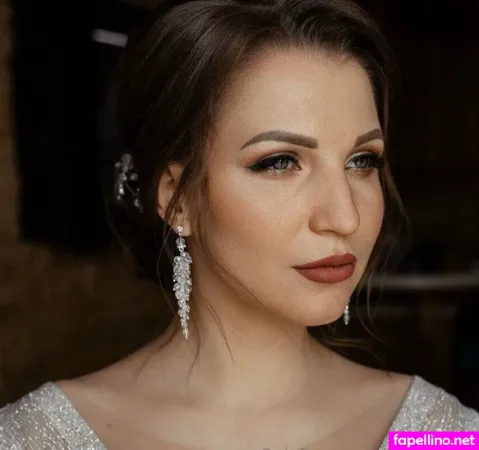 Holly Wife OnlyFans Thumbnail #YItwv7pGIV