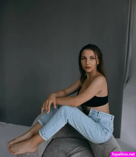 Holly Wife OnlyFans Thumbnail #wFsp9w73BM