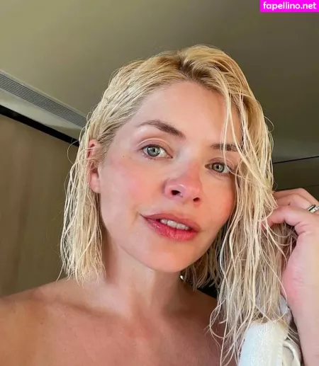 Holly Willoughby OnlyFans Thumbnail #mrqLUs1YKx