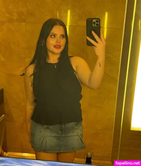 Holly X Star OnlyFans Thumbnail #5LLT9rp2f9
