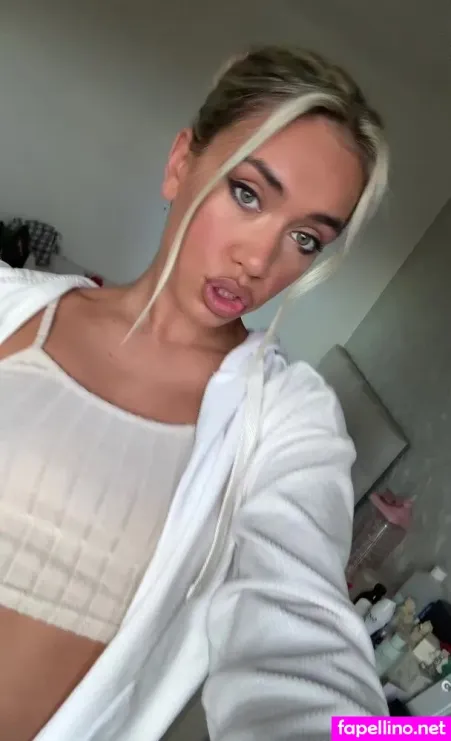 Hollyasminee OnlyFans Thumbnail #B4RIIYyenL