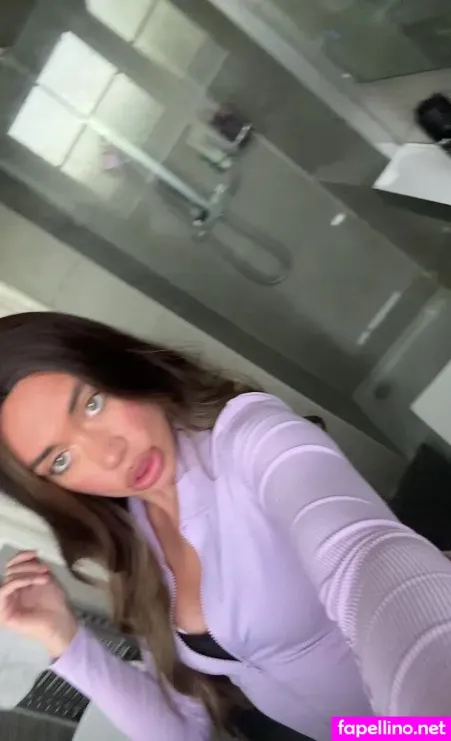 Hollyasminee OnlyFans Thumbnail #v8yCDQuoQz