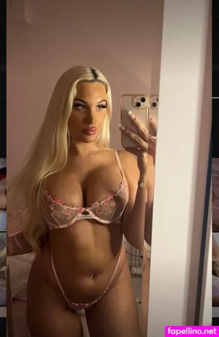 Hollyauroraxox OnlyFans Thumbnail #sABzLWzliN