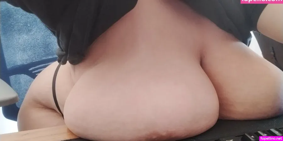 Hollyboobs69 OnlyFans Thumbnail #Xd7pElvEyn