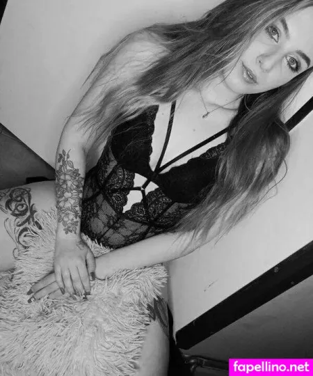 Hollyclue 1 OnlyFans Thumbnail #ZgyNve3lRj