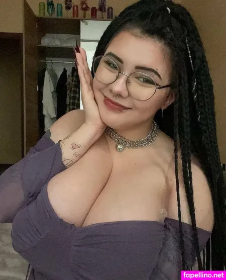 Hollydi Main Profile Photo