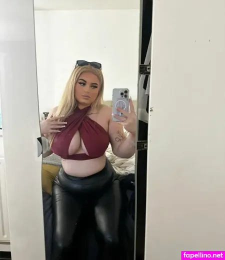 Hollyevansx OnlyFans Thumbnail #KDCT2peBBQ