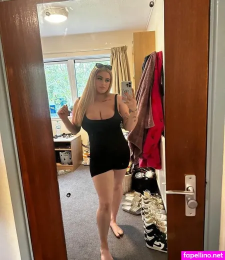 Hollyevansx OnlyFans Thumbnail #f08dWJJekk