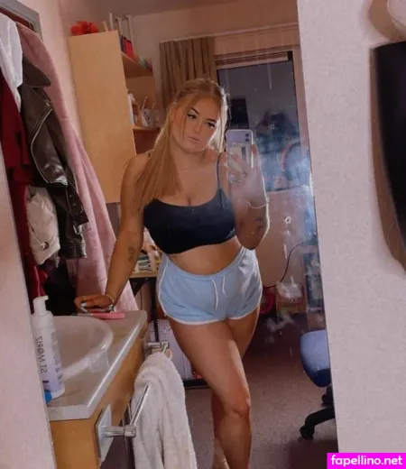 Hollyevansx OnlyFans Thumbnail #qMwozEBQQI