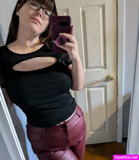 Hollygojiggly 1 OnlyFans Thumbnail #YzGo0a3i0B