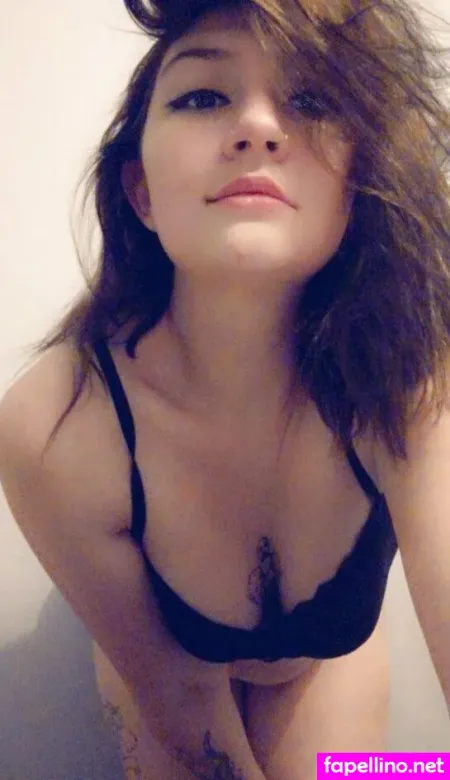 Hollygraileonline OnlyFans Thumbnail #HKmIHQAFmi