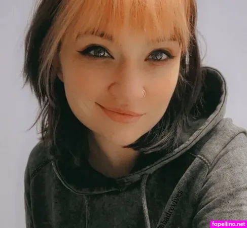 Hollygraileonline OnlyFans Thumbnail #JR7hAP9aZy