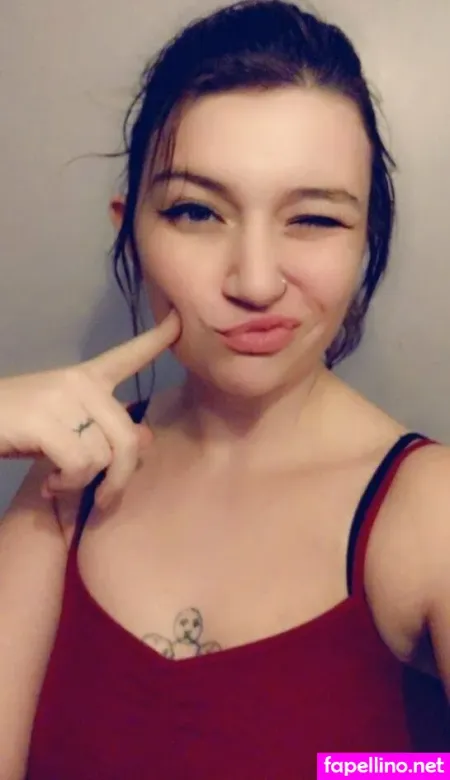 Hollygraileonline OnlyFans Thumbnail #WEJtBWXBh2