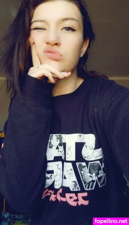 Hollygraileonline OnlyFans Thumbnail #ha4VpVuSf5