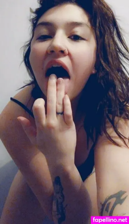 Hollygraileonline OnlyFans Thumbnail #hsaIeY6iAn