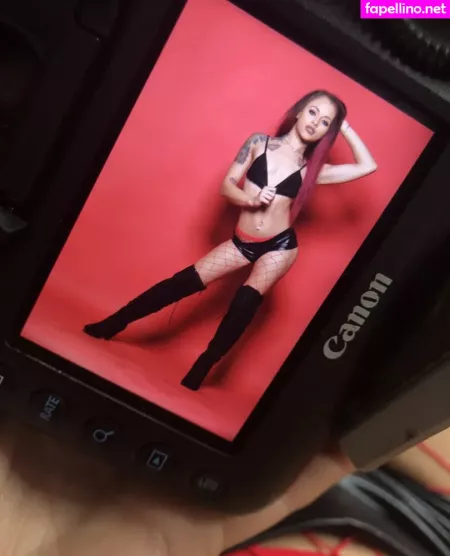 Hollyhendrix OnlyFans Thumbnail #I1Csn6yhvF