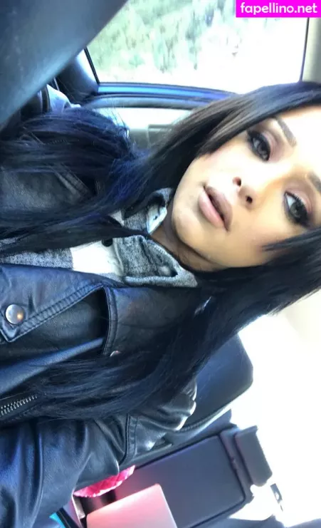 Hollyhendrix OnlyFans Thumbnail #IvlDP4mbGg