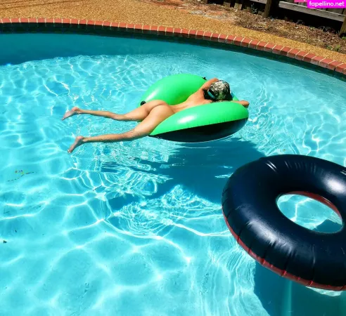 Hollyhendrix OnlyFans Thumbnail #YcB9xXIcnz