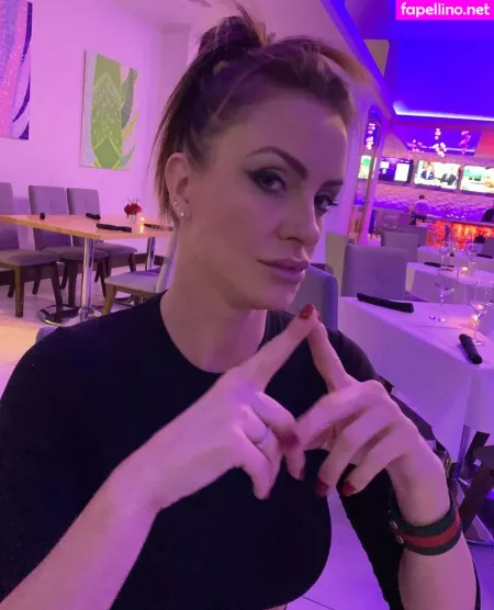 Hollyhotwife OnlyFans Thumbnail #8eRL3ybF2X