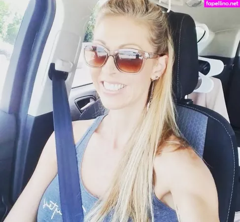 Hollyhotwife OnlyFans Thumbnail #jZEwhkS9VI