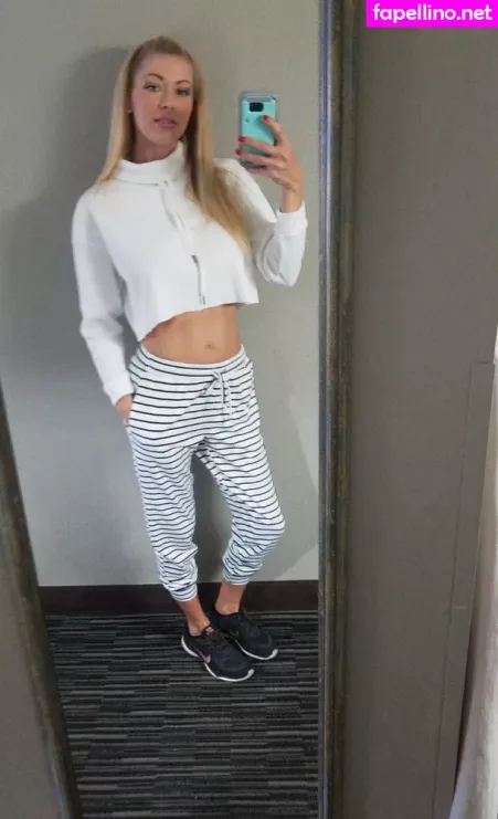 Hollyhotwife OnlyFans Thumbnail #th5z0hsPok