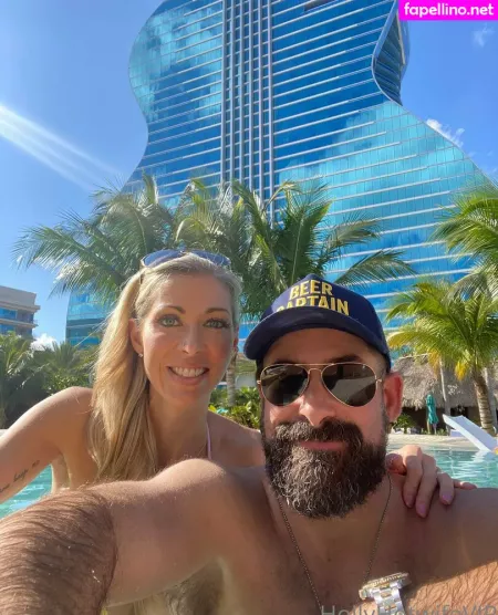 Hollyhotwifevip OnlyFans Thumbnail #u7Do5EsoHk