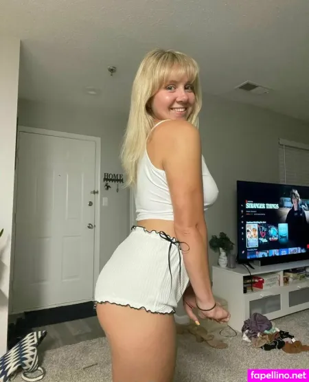 Hollyhumps OnlyFans Thumbnail #6rd8wgEVY6