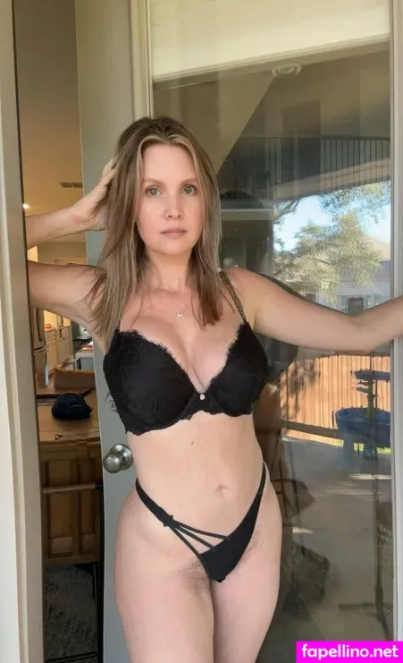 Hollyj Johnston OnlyFans Thumbnail #UoNEtWOhNV