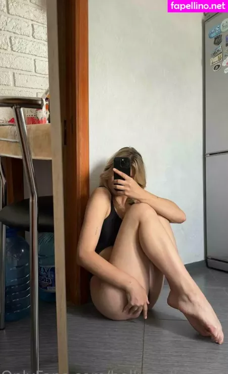 Hollymollynextdoor OnlyFans Thumbnail #iHmCPispC5