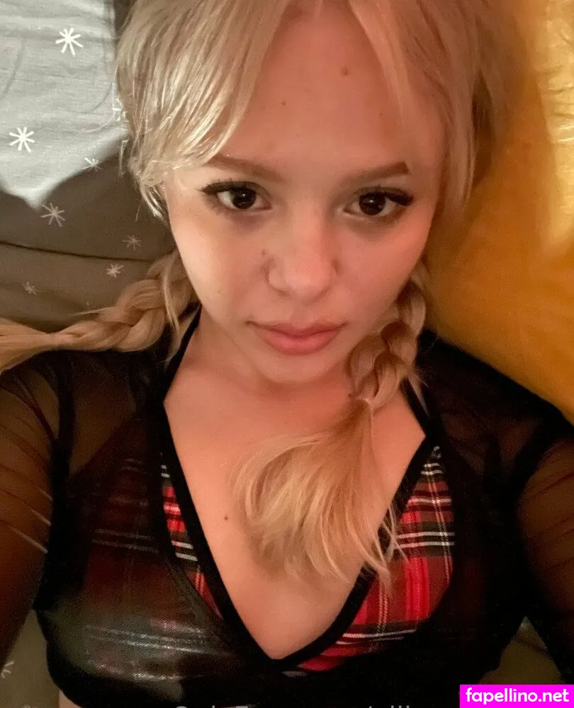 holly_moonn, hollymoonn, hollyxmoon Nude Leaked OnlyFans Photo #1DrWsUN2k8