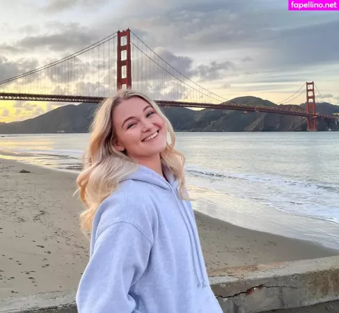 Hollyonfilm OnlyFans Thumbnail #C1kSeYmFtj