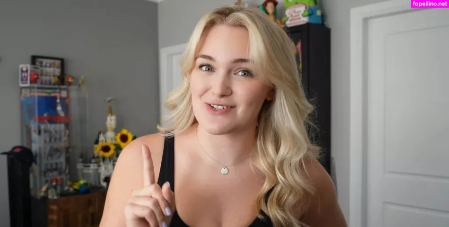 Hollyonfilm OnlyFans Thumbnail #Dwu0zKKkfl