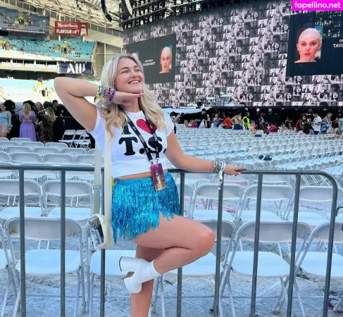 Hollyonfilm OnlyFans Thumbnail #GXMsFeU4Oo