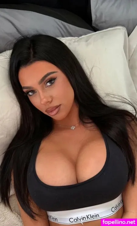 Hollyrhodes OnlyFans Thumbnail #KULxhNUwSC